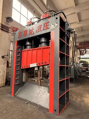 Heavy Duty Gantry Scrap Metal Shear 4000kN With 6000×1400×700mm Press Box And PLC Auto Control