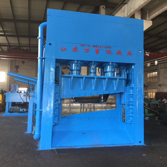 Precise Reliable 8000kN Gantry Shear with 2000 mm Blade for Reducing Scrap Handling and Transport Costs